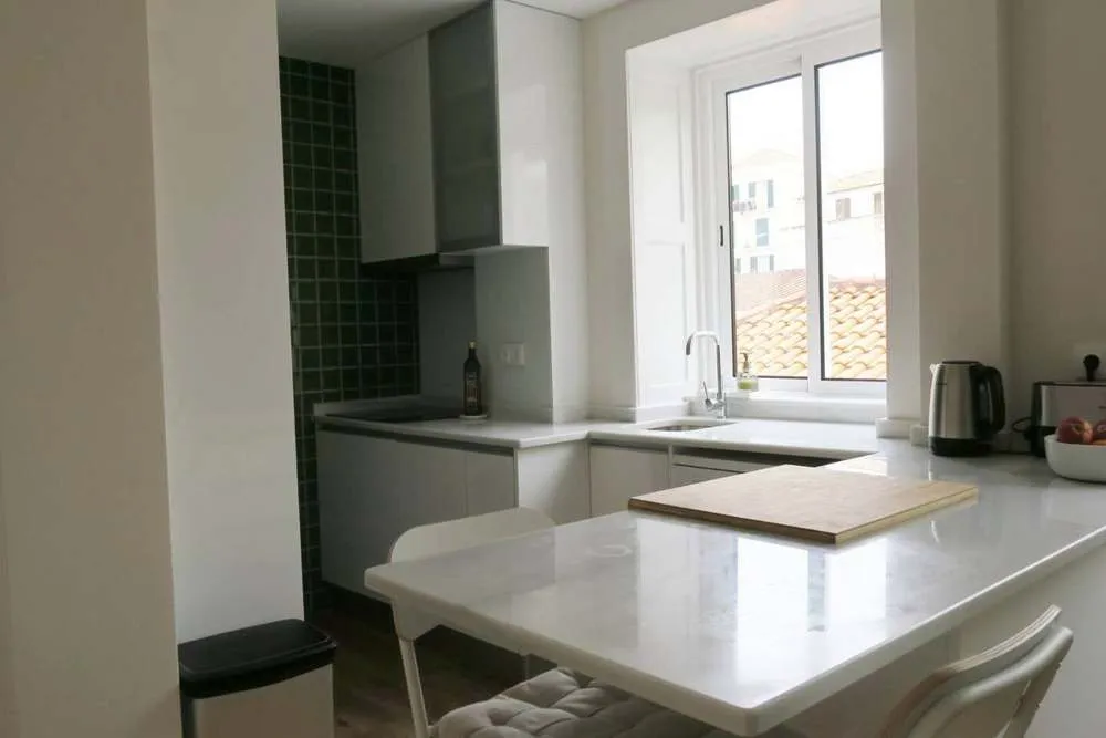 Kitchen with breakfast bar.