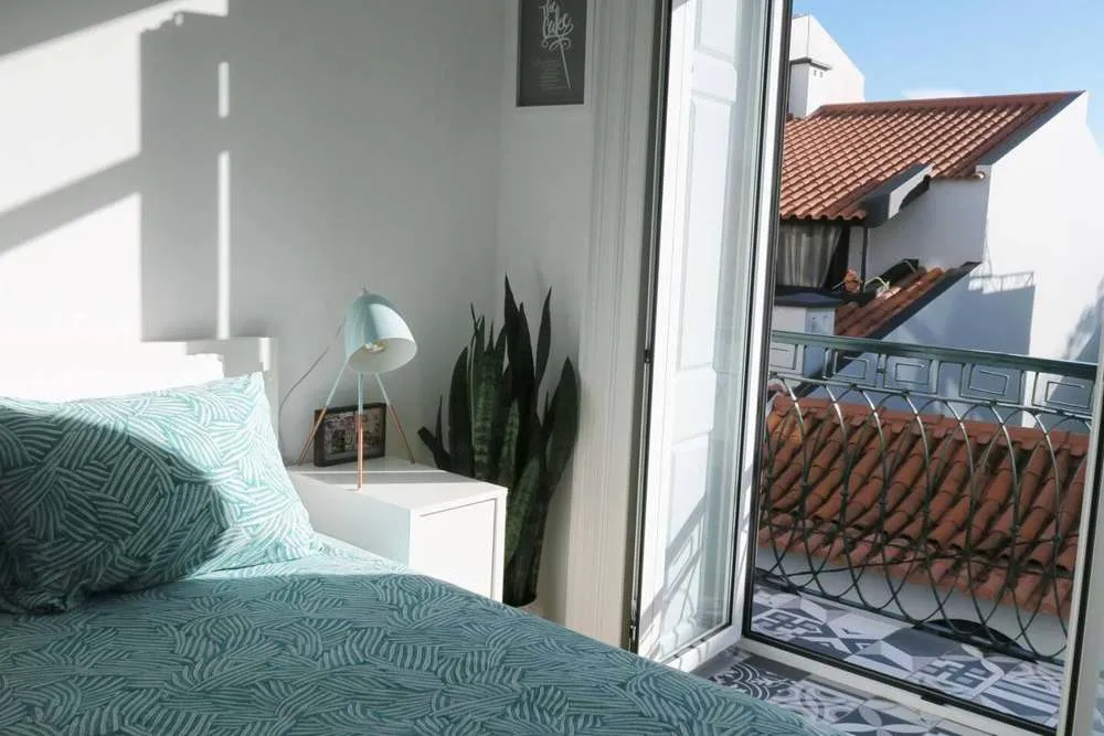 Master bedroom with queen size bed.